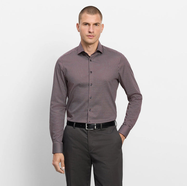 Olymp Level 5 2034-24-37 Burgundy Red Geometric Print Shirt, front view on model